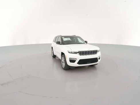 New 2025 Jeep Grand Cherokee Summit image 17