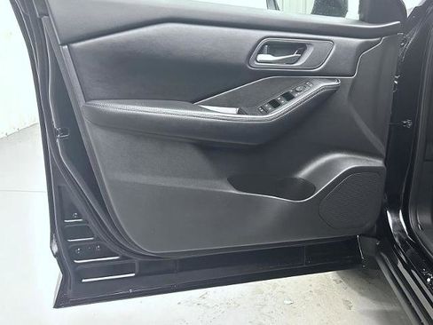 Certified 2024 Nissan Rogue SV image 9