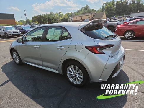 Used 2025 Toyota Corolla SE w/ SE Package FWD image 5