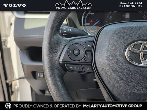 Used 2024 Toyota RAV4 XLE AWD/4WD image 25