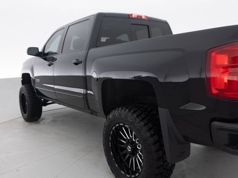 Used 2017 Chevrolet Silverado 1500 LTZ Z71 w/ Realtree Edition AWD/4WD image 13