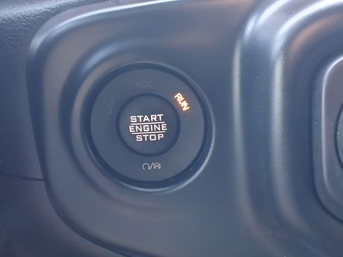 Used 2022 Jeep Wrangler Unlimited Rubicon w/ LED Lighting Group AWD/4WD image 21