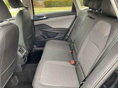 Used 2024 Volkswagen Taos SE image 14