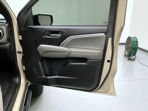 Used 2024 Chevrolet Colorado ZR2 w/ Technology Package image 16