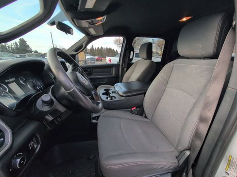 Used 2024 RAM 2500 Tradesman w/ Chrome Appearance Group image 16