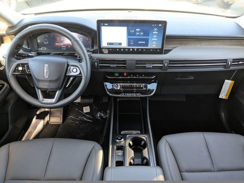 New 2026 Lincoln Corsair Reserve FWD image 15