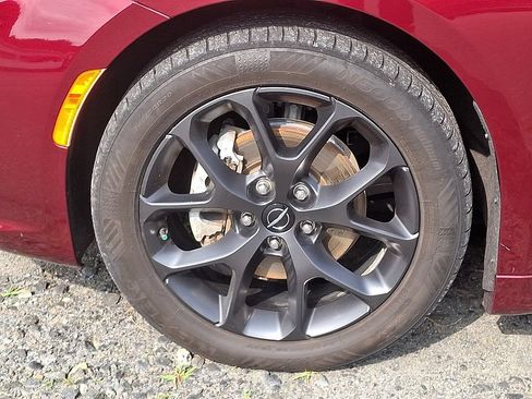 Used 2021 Chrysler Pacifica Touring-L w/ Uconnect Theater Family Group FWD image 8
