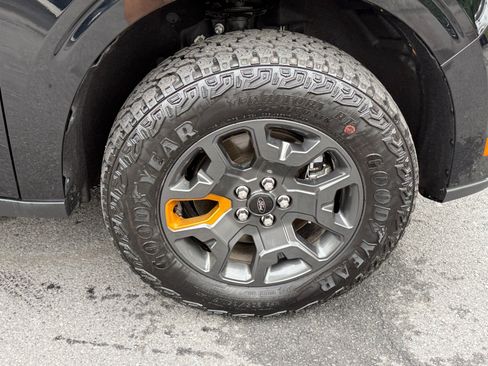 Used 2025 Ford Maverick Tremor AWD/4WD image 12
