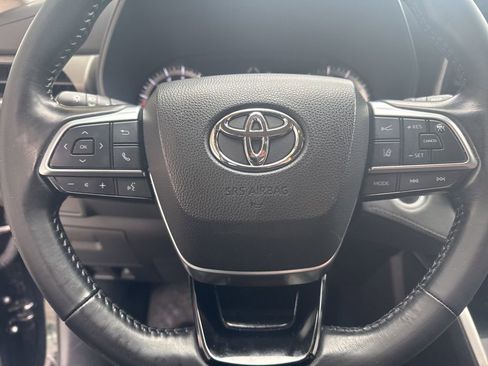 Used 2021 Toyota Highlander LE image 36