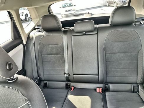 Used 2024 Volkswagen Taos SE image 27