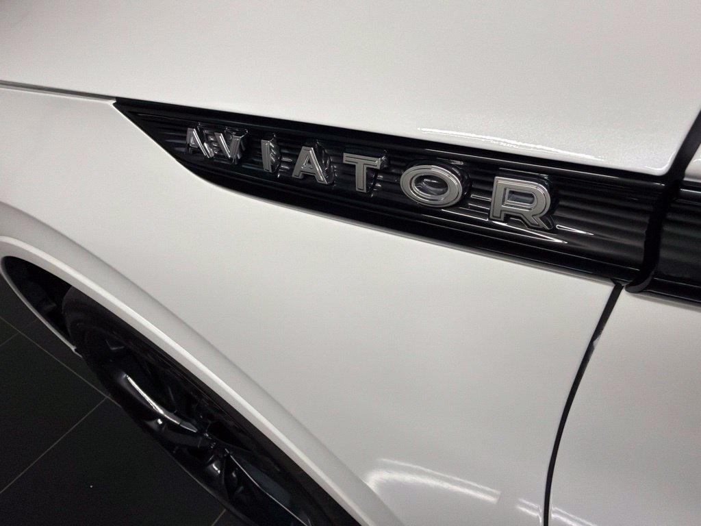 Used 2023 Lincoln Aviator Reserve w/ Equipment Group 201A AWD/4WD image 43