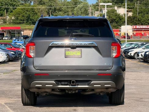 Used 2022 Ford Explorer XLT w/ Equipment Group 202A AWD/4WD image 4
