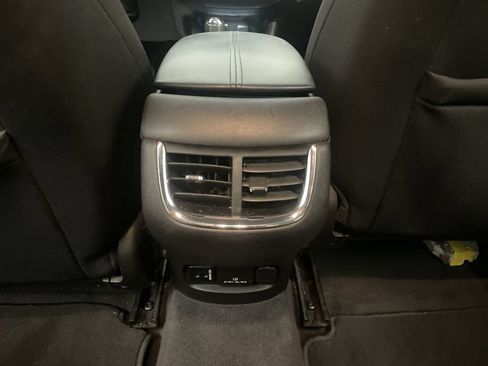 Used 2016 Chevrolet Malibu LT FWD image 15