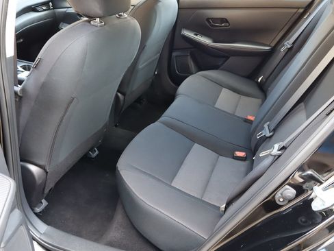 Used 2025 Nissan Sentra SV FWD image 5