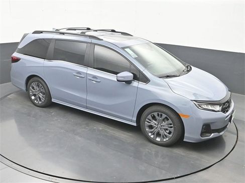 Used 2025 Honda Odyssey Touring image 17