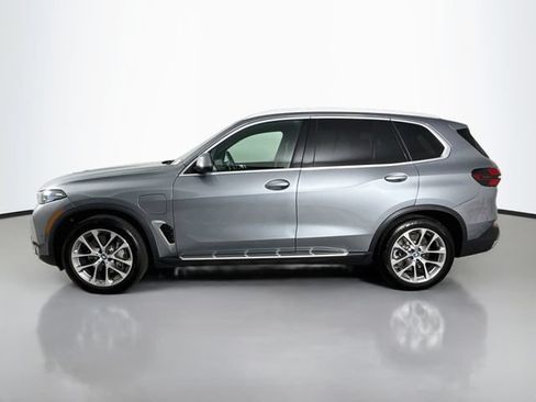 Used 2025 BMW X5 xDrive50e w/ Executive Package AWD/4WD image 4