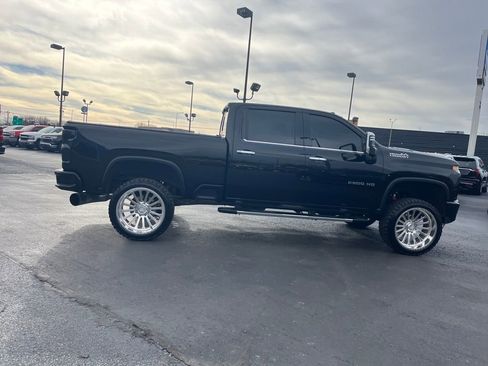 Used 2022 Chevrolet Silverado 2500 High Country w/ Z71 Off-Road Package image 6