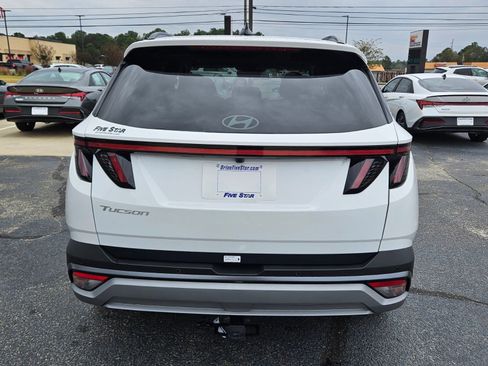 New 2026 Hyundai Tucson Limited FWD image 9