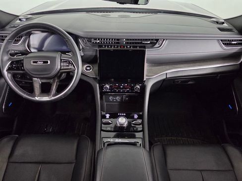 Used 2022 Jeep Grand Cherokee Overland w/ Luxury Tech Group IV image 42