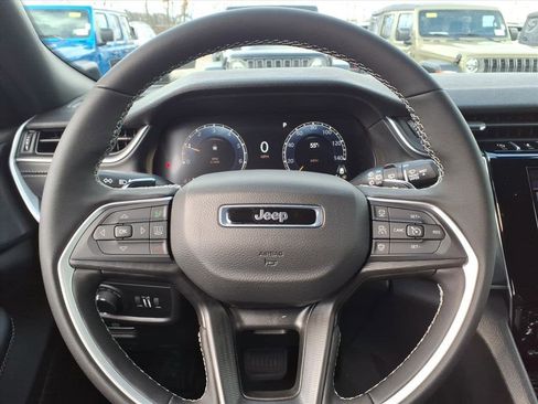 New 2025 Jeep Grand Cherokee Laredo X w/ Luxury Tech Group I image 15