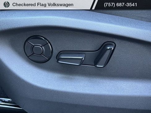 New 2026 Volkswagen Tiguan SE R-Line image 24