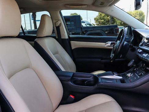 Used 2017 Lexus CT 200h FWD image 26