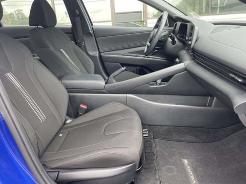 Certified 2025 Hyundai Elantra Sport FWD image 10