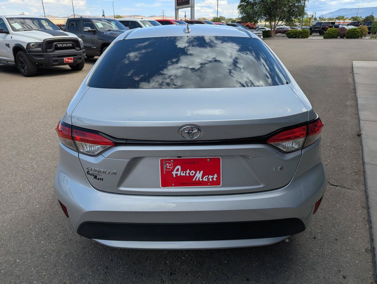 Used 2022 Toyota Corolla LE FWD image 4