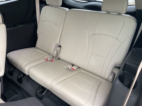 Used 2021 Buick Enclave Premium w/ Sun and Sites Package image 5