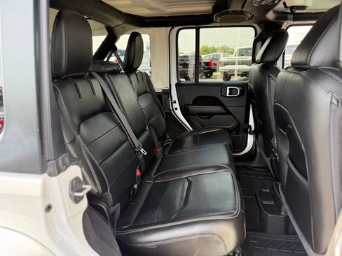 Used 2021 Jeep Wrangler Unlimited Sahara AWD/4WD image 16
