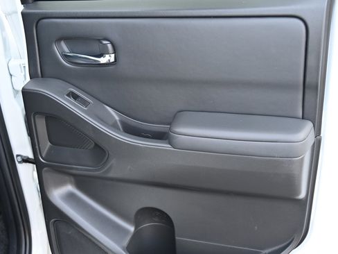 Used 2023 Nissan Frontier SV w/ Technology Package image 17