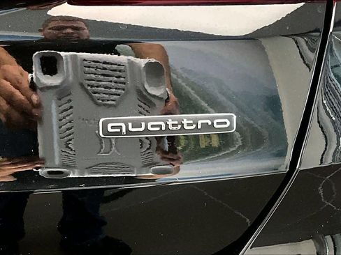 Certified 2025 Audi Q3 2.0T Premium Plus w/ Premium Plus Package AWD/4WD image 10