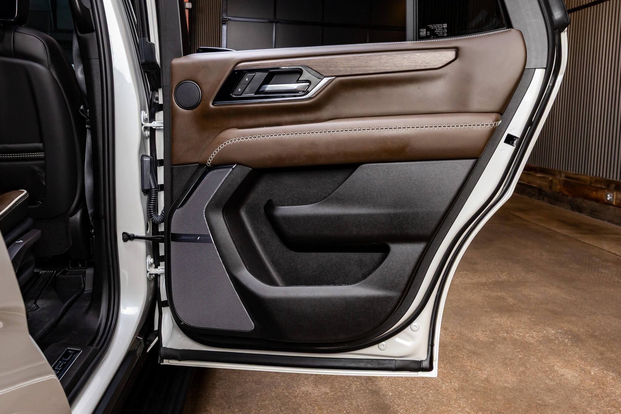 Used 2025 GMC Yukon Denali Ultimate w/ LPO, Floor Liner Package AWD/4WD image 47