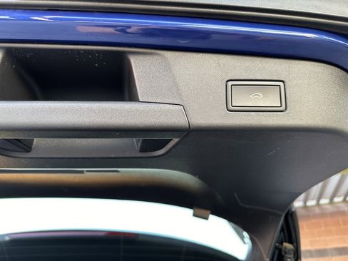 Used 2021 Volkswagen ID.4 1st Edition image 38