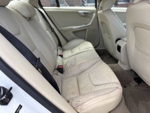 Used 2012 Volvo S60 T5 image 16