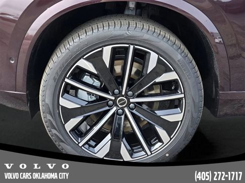 Certified 2025 Volvo XC90 T8 Plus w/ Protection Package Premier image 32