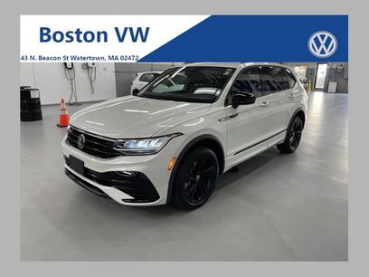Used 2024 Volkswagen Tiguan SE R-Line