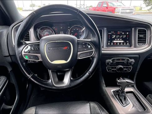 Used 2022 Dodge Charger SXT w/ Leather Interior Group RWD image 8