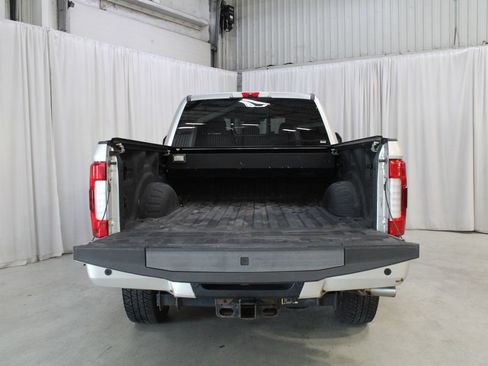 Used 2017 Ford F250 Platinum w/ Platinum Ultimate Package AWD/4WD image 31