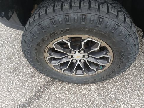 Used 2018 Chevrolet Colorado ZR2 AWD/4WD image 2