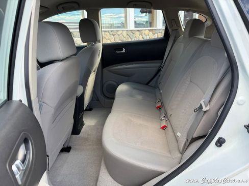 Used 2014 Nissan Rogue S w/ Convenience Package AWD/4WD image 7