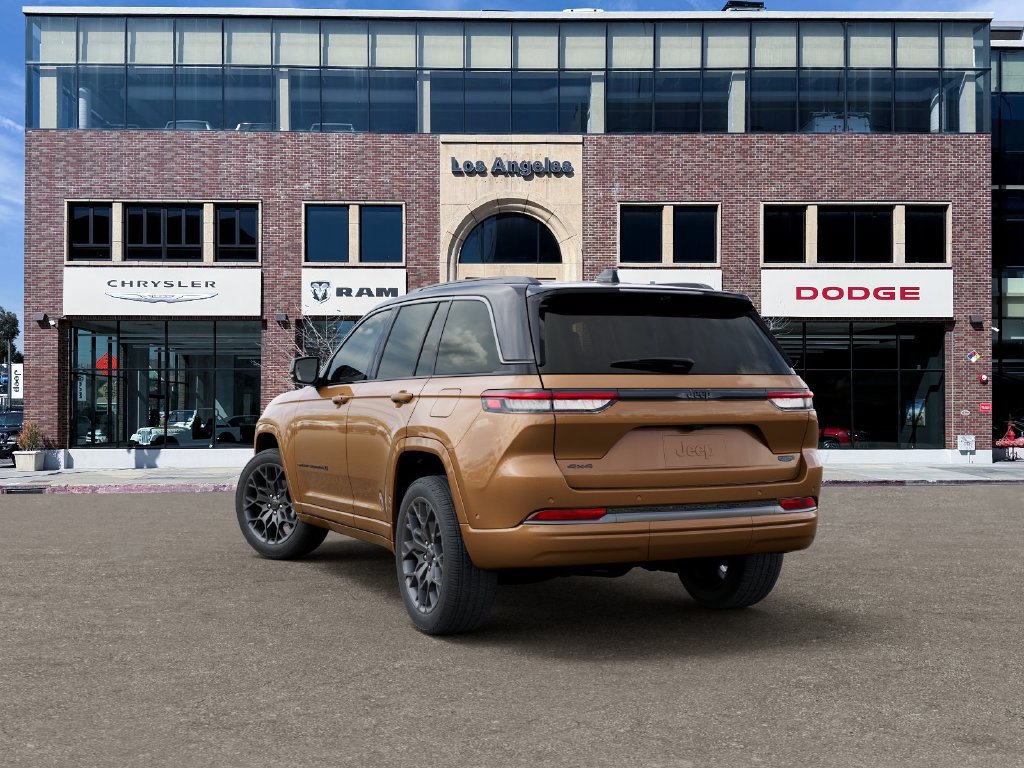 New 2027 Jeep Grand Cherokee Summit AWD/4WD image 3