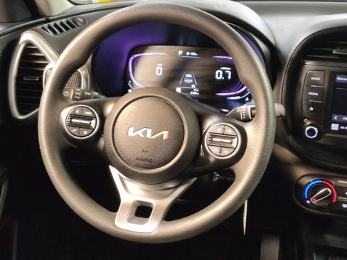 Used 2025 Kia Soul LX w/ LX Technology Package image 22