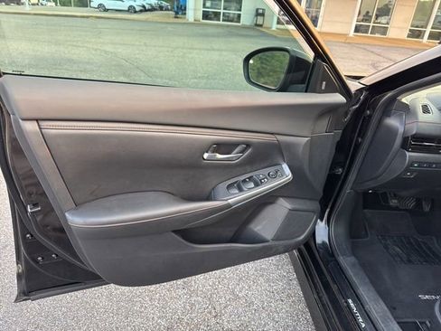 Used 2021 Nissan Sentra SR FWD image 12