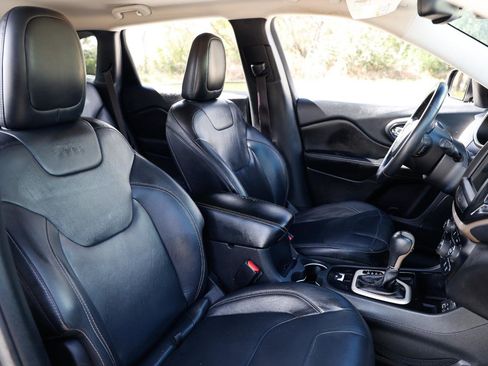 Used 2014 Jeep Cherokee Limited image 16