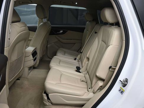 Used 2019 Audi Q7 3.0T Premium w/ Convenience Package AWD/4WD image 22