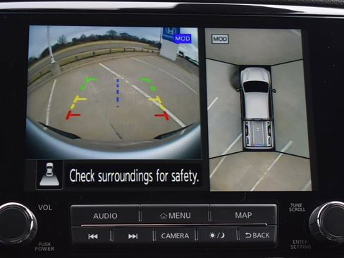 Used 2021 Nissan Titan Platinum Reserve w/ Moonroof Package image 12