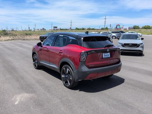 Used 2025 Nissan Kicks SR AWD/4WD image 26