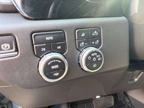 Used 2023 GMC Sierra 1500 SLT AWD/4WD image 17