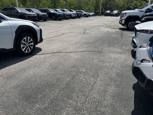 Used 2025 Subaru Outback Premium AWD/4WD image 9